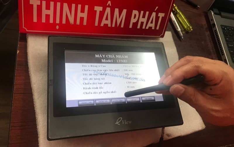 bể màn hình cảm ứng